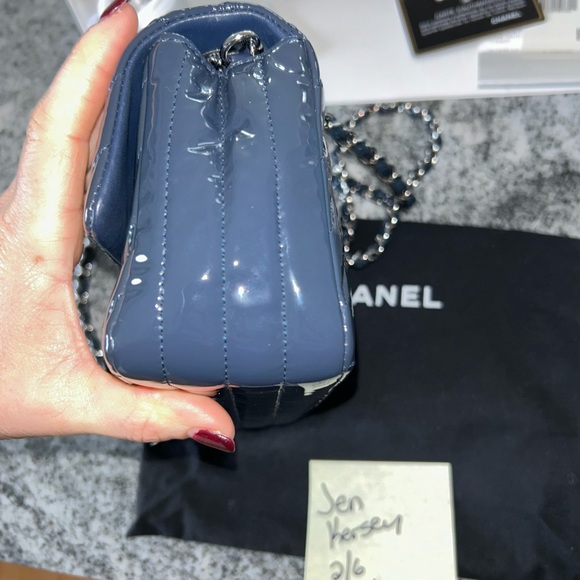 Chanel mini flap Chevron Patent Navy - Picture 7 of 16